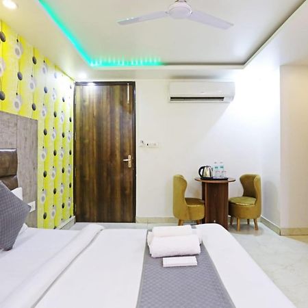 Hotel Broadway Near Delhi Airport New Delhi Exteriör bild