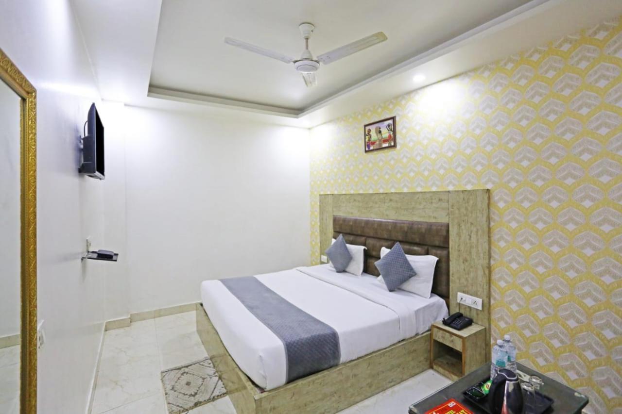 Hotel Broadway Near Delhi Airport New Delhi Exteriör bild