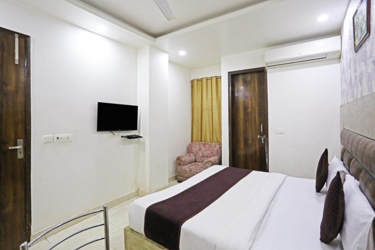 Hotel Broadway Near Delhi Airport New Delhi Exteriör bild