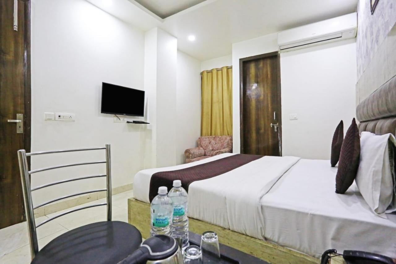 Hotel Broadway Near Delhi Airport New Delhi Exteriör bild