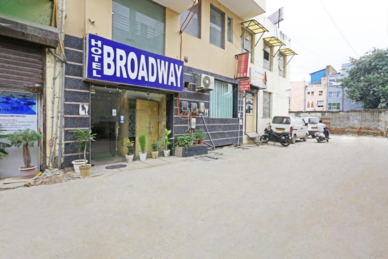 Hotel Broadway Near Delhi Airport New Delhi Exteriör bild