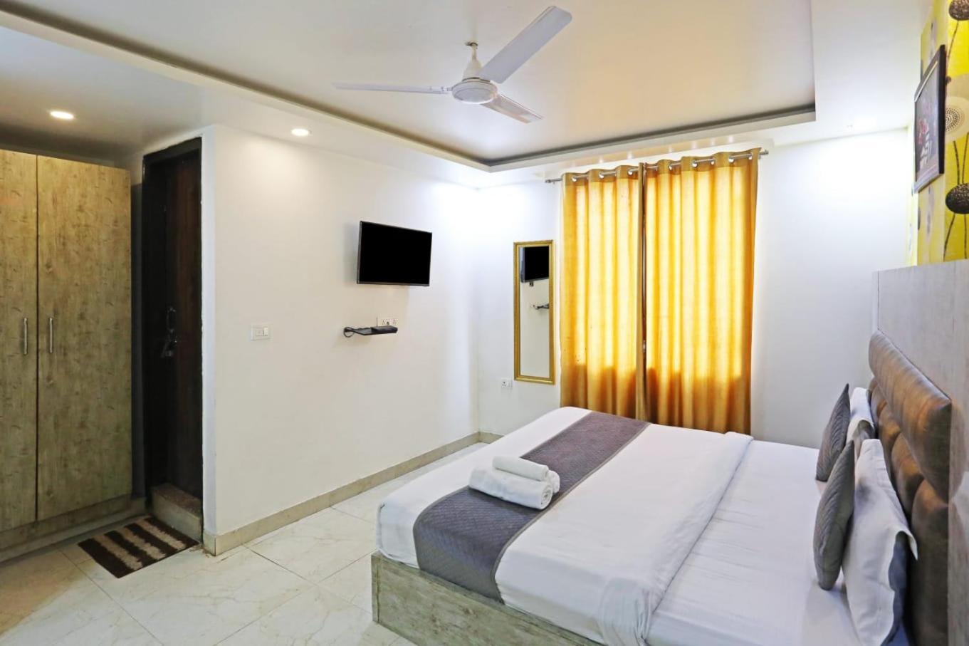 Hotel Broadway Near Delhi Airport New Delhi Exteriör bild