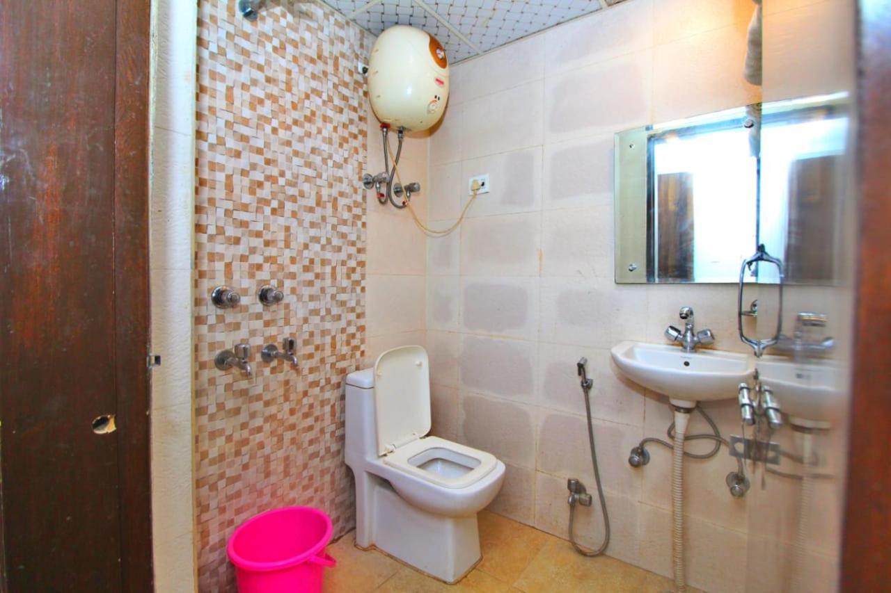 Hotel Broadway Near Delhi Airport New Delhi Exteriör bild