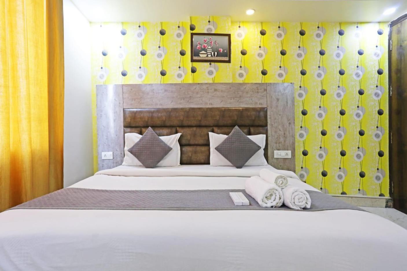Hotel Broadway Near Delhi Airport New Delhi Exteriör bild