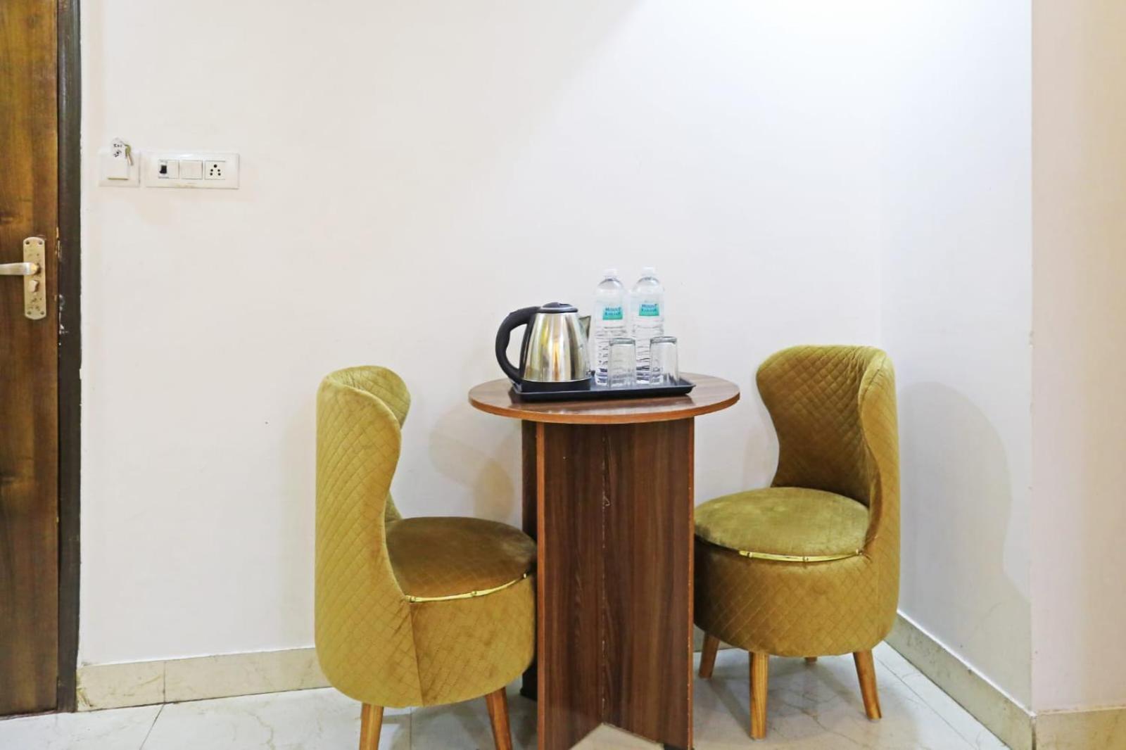 Hotel Broadway Near Delhi Airport New Delhi Exteriör bild