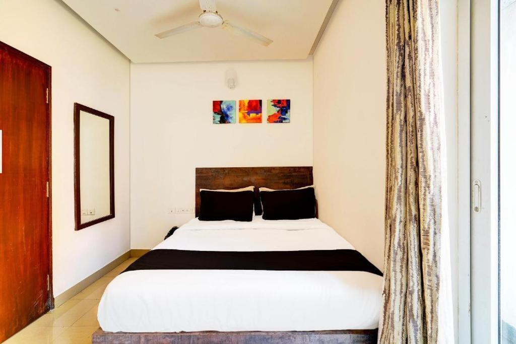 Hotel Broadway Near Delhi Airport New Delhi Exteriör bild
