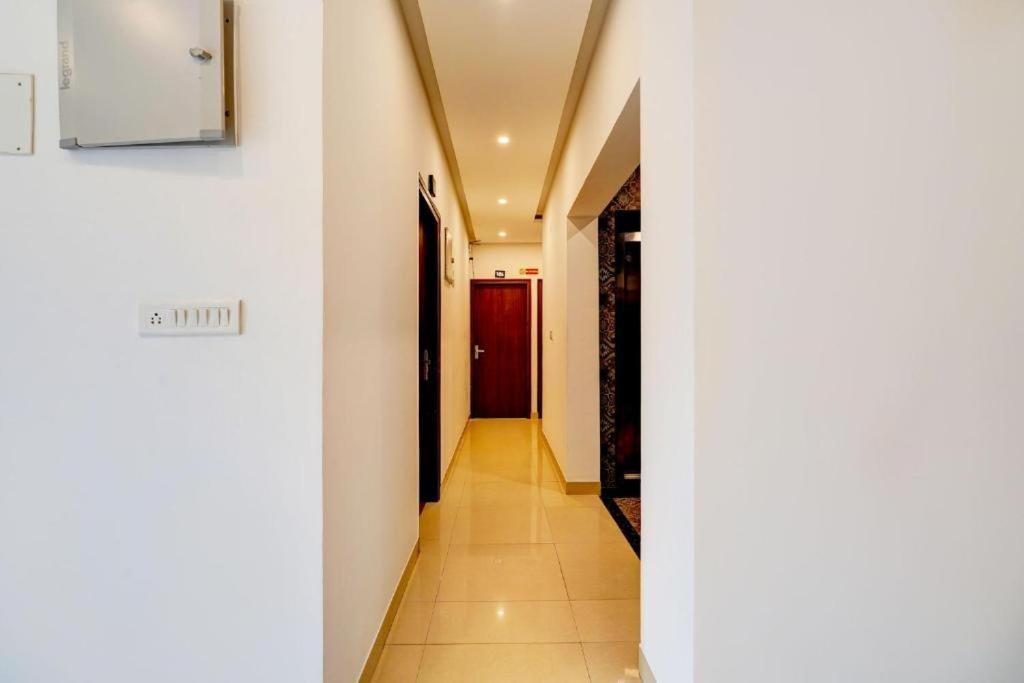 Hotel Broadway Near Delhi Airport New Delhi Exteriör bild