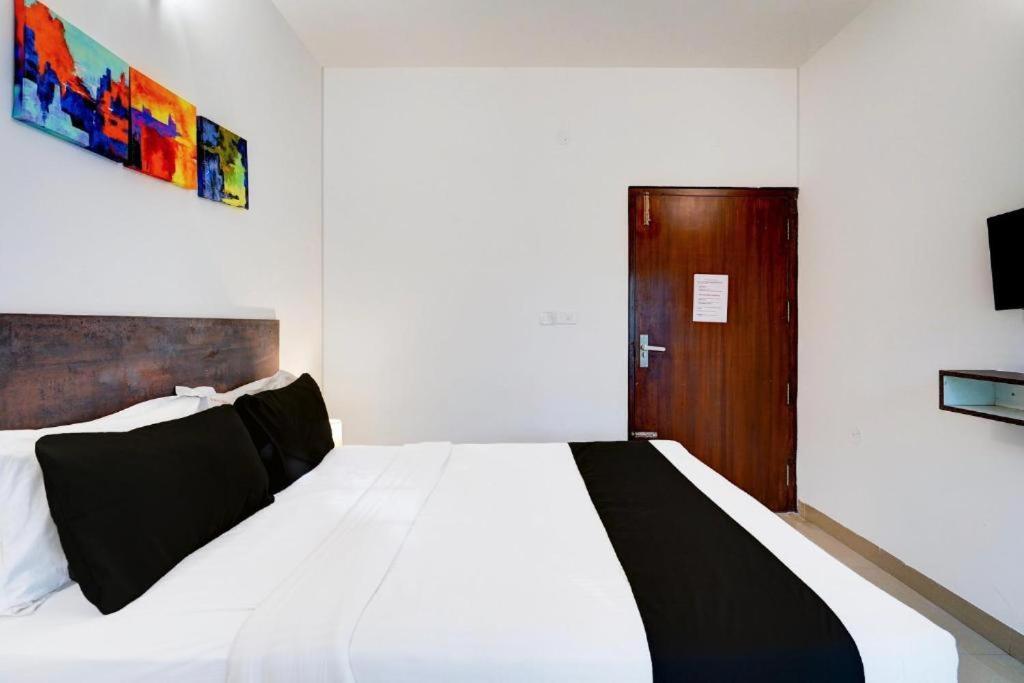 Hotel Broadway Near Delhi Airport New Delhi Exteriör bild